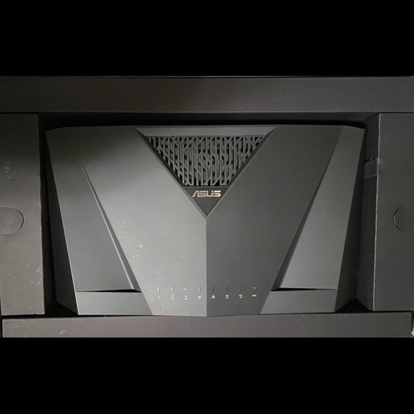 ASUS WiFi Router (RT-AC3100) comes in the original box, and looks like new. - Picture 9 of 11